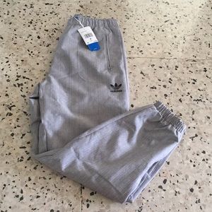 Adidas jogger/wind pant